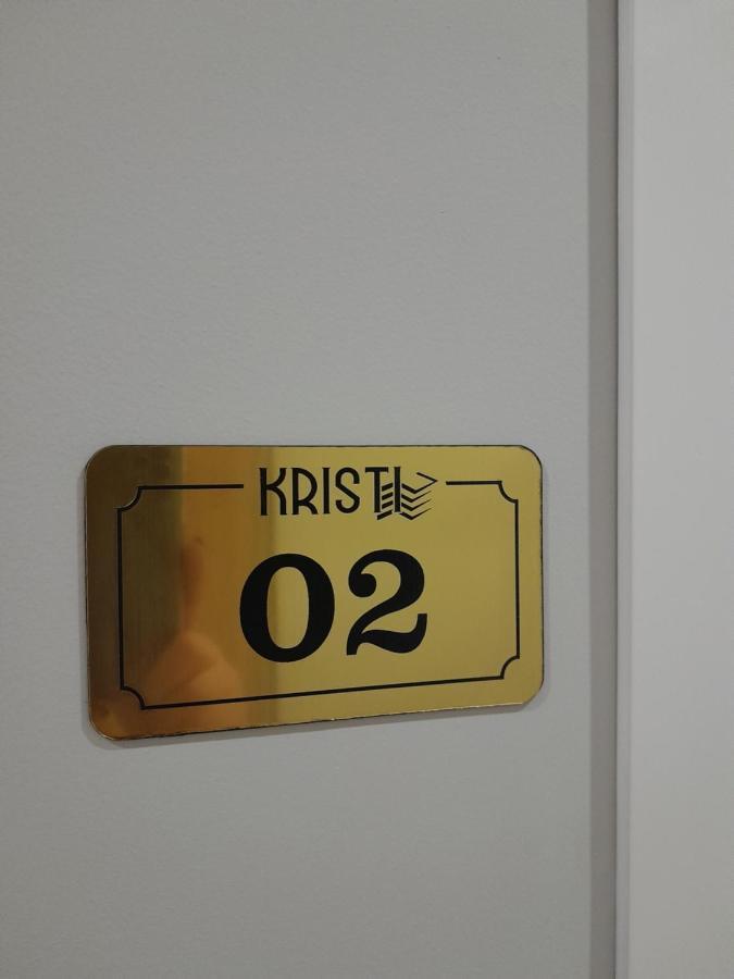 Kristi Apartments 02 Tirana Bagian luar foto