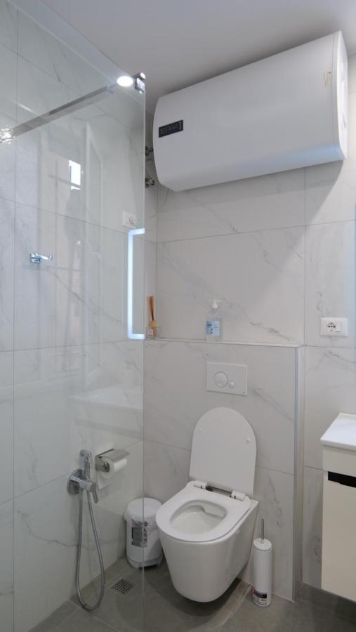 Kristi Apartments 02 Tirana Bagian luar foto