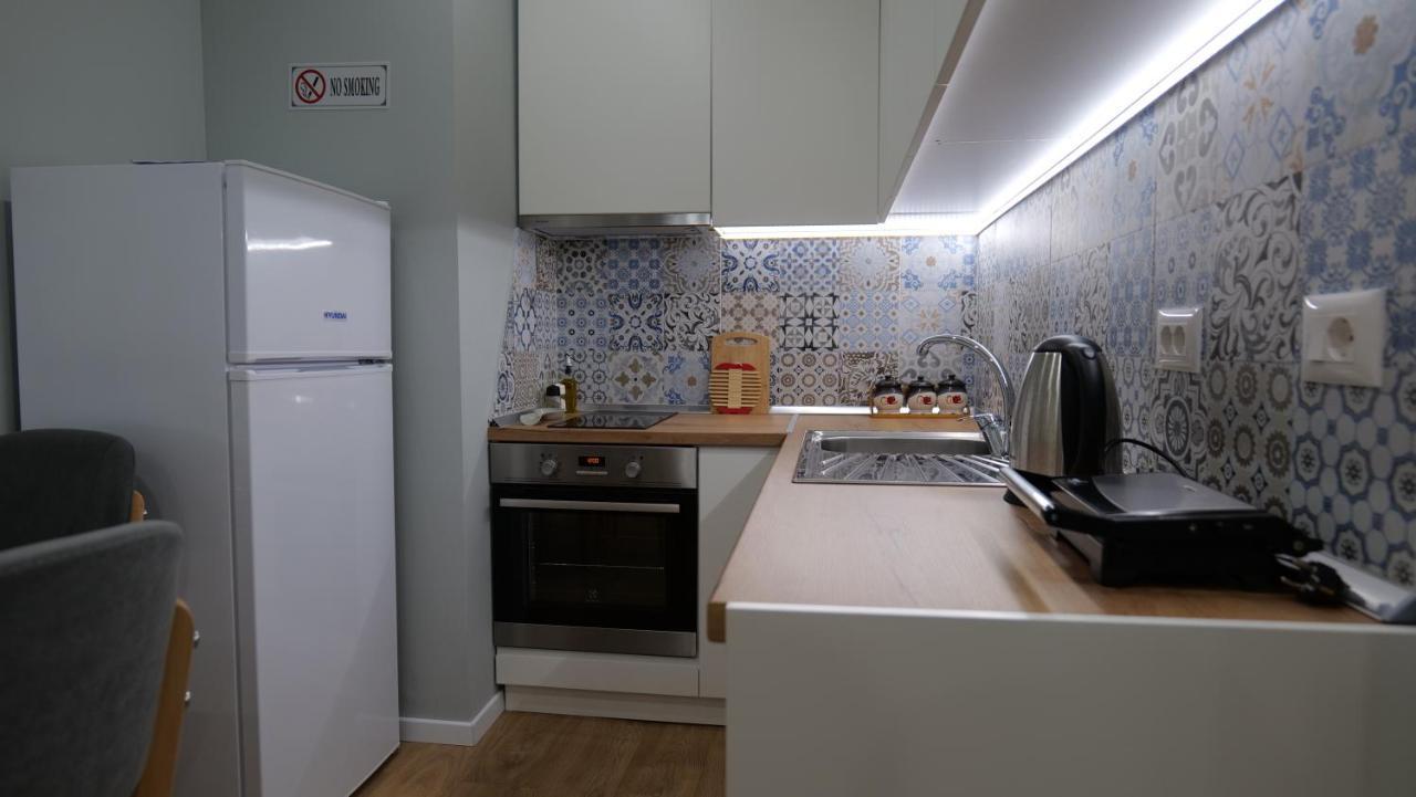 Kristi Apartments 02 Tirana Bagian luar foto